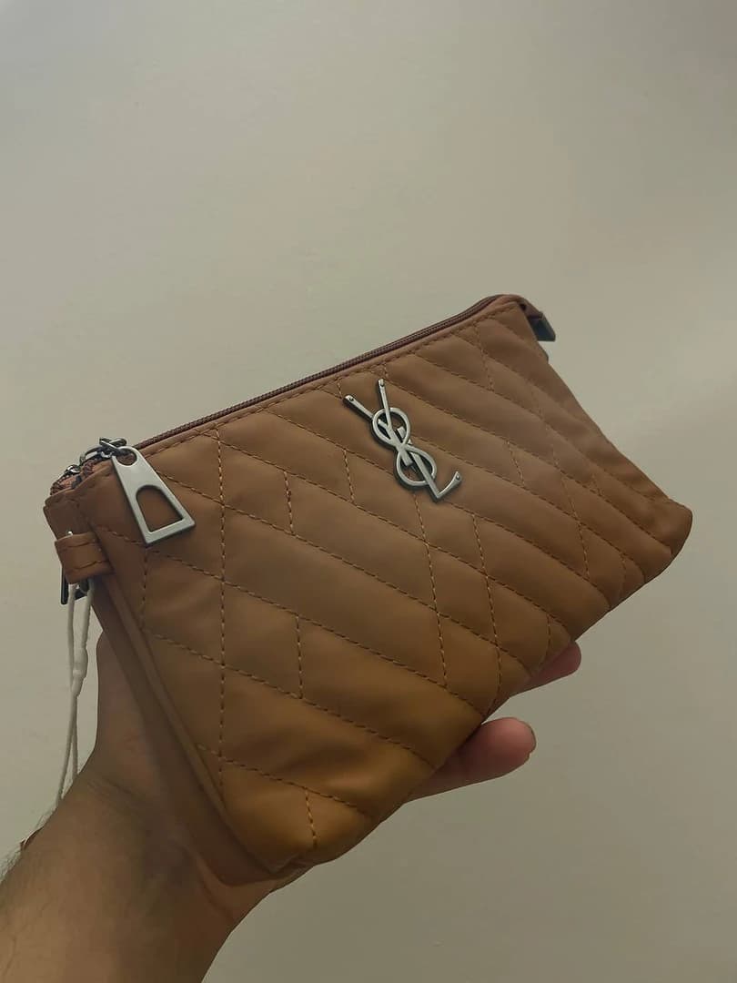 الحقيبة الثلاثية الأنيقة – رفيقتكِ اليومية لكل المناسبات! ✨